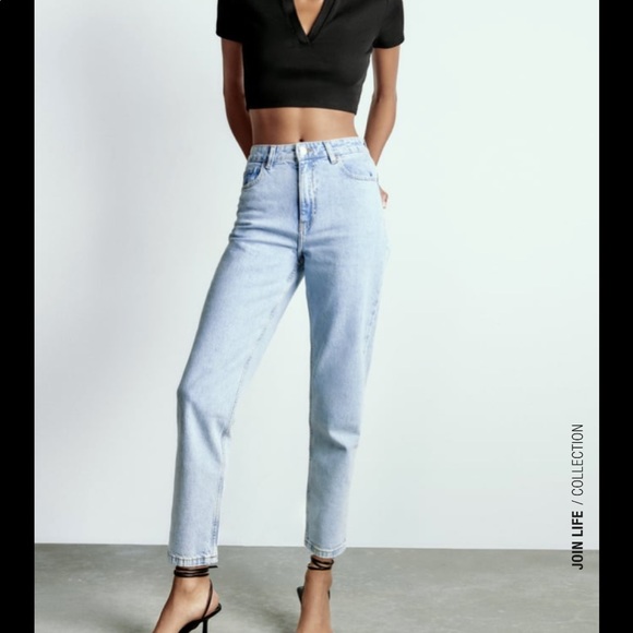 Zara Mom Fit Jeans. High-rise. Straight leg. Size 4. Light wash. - Picture 9 of 11